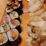 魚がし寿司 - トロタク細巻き、穴胡瓜細巻き、ツブ貝握り、縞鯵握り