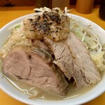ラーメンエース - ラーメン　ニンニク少し、焦がしアブラ