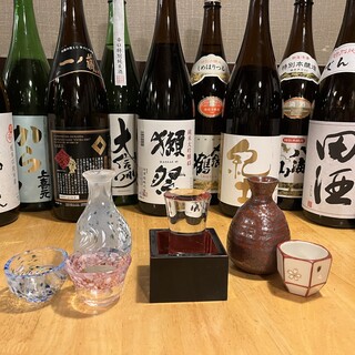 为您准备了从经典日本酒到当季推荐的日本酒。自制饮料也很不错