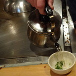 吉祥寺 じゅん粋 - ヤマイモ④だしつゆ入れて