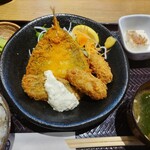 Osakanaya Yoshino - 魚介のフライ盛り定食 950円 ♪