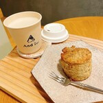 アンドテイ - 『ミルクティー
      (茶葉：有機ほうじ茶
      ミルク：オーツサイド
      甘さ：ストレート)』
      『全粒粉のスコーン アールグレイとりんご』