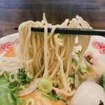 天翔ら～めん - 限定の野菜たっぷりラーメン麺アップ