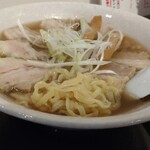 麺とおばんざいとお酒のお店 佳什 - 肉中華そば塩1050円ウネウネの平打ち麺食感良し