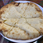 インド料理 レッドローズ - チーズナン