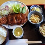 四洲苑 - 豚カツ定食