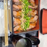 米の上で肉おどる 旨い米と焼肉重 ミツボシ - 