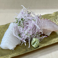 佐とう - お造りはヤリイカとクエ。妻も美味しいー♪