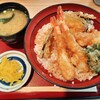 Tenki - 揚げ立て熱々で具沢山！海老2尾にいか1つ、野菜3種に海苔天まで♪海老いか丼（みそ汁、漬物付き）600円