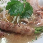 こむぎ - アスパラ肉巻きは塩ラーメンに合う