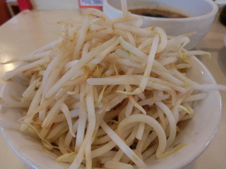 ラーメン　つけ麺　天高く翔べ！ - 野菜ちょい増しでこれです