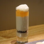 フィエルテ - バニラのパンナコッタとリンゴのミニパフェ