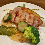 シエル ブルー - メインの豚ロースのロティバジルソース(超うま‼️)