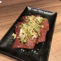 焼肉ダイニング MEGUMI 本店 - 牛レバー塩