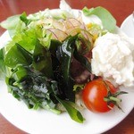 Cafe de Paris - ('13/5)地元野菜の充実したサラダバー