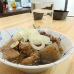 Omiyage Sanchan - 牛すじ煮込み，冷酒
