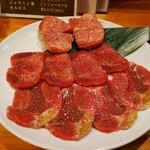 Sumibi Yakiniku Kisen - 上から、上タン塩、タン、タンカルビ