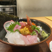 会席応為 - 海鮮丼横からみるか