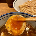 Meigenso - 実は味玉がめっちゃ美味い。なんだろこの味付け？