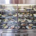 はとや食堂 - おかずのショーケース