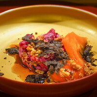 肉割烹 五平 - トリュフのユッケ