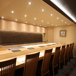 寿司と日本料理 新宿 よねがみ_0