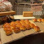 トリュフベーカリー 三軒茶屋 - 白トリュフの塩パン