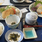大漁レストラン旬 - 刺身定食(アジフライ＋刺身盛)