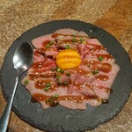 肉×日本酒バル ワラカド - ■ローストビーフのカルパッチョ 880円(外税)■