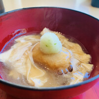 妙見石原荘 食菜石蔵 - ① 凌ぎ：蓮根餅、湯葉餡掛け、柚子+おろし