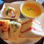 和蔵珈琲店 - サンドイッチセット(人参と薩摩芋のミルクスープver)