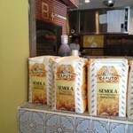 バリトン - 奥にはピッツアの窯があります。一度に１枚しか焼けないそうです。