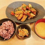 手しおごはん 玄 - 鶏肉と野菜の黒酢あん炒め定食(雑穀米)_¥1,000