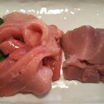 わ楽 - 生本マグロ(左)とハガツオ(右)