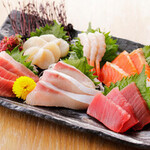 Assortment of 5 pieces of sashimi