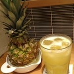 四ツ谷 魚一商店 - パイナップル丸ごとサワー