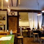 Izakaya Baru Gu - 店内光景。