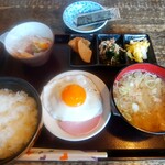 Yoshitsuneya - とん汁定食　600円