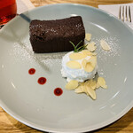 カフェオットー ピゥ - ビターチョコレートテリーヌ