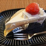 御菓子処 勝新堂 - ショートケーキ380円(特にクリスマス仕様とかではない)