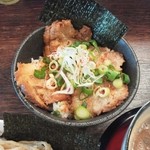 麺や 紡 - 焼豚丼 350円、焼豚が美味い。