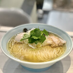 明鏡志水 - 淡麗らぁ麺　特製塩（1,250円税込）大盛り&ネギ入り