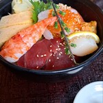 レストランルピナス - 海鮮丼