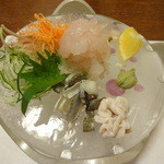 はもフルコースのお造り（刺身、しらこ、浮き袋）