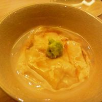 鮨 生粋 - 最初に温かいものをと「湯葉」が出されました。 
                    