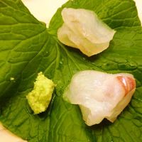 鮨 生粋 - 平目の昆布〆と鯛・・ヒラメは最後に軽く昆布の風味がして美味しい。鯛は普通かな。 