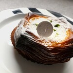 ブーランジェリー スドウ - ココナッツと生チョコとフランボワーズのデニッシュ