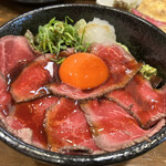 肉タレ屋 - ローストビーフ丼♡にはタレをたっぷり♡