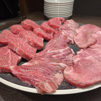 東京食肉市場直送 肉焼屋 D-29 広尾店 - 