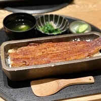 うなぎ四代目菊川 ムスブ田町店 - 蒲焼き一本重・ご飯大盛（5180円）